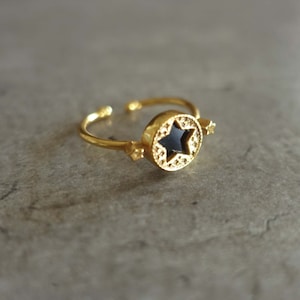 Gold and onyx star ring - Me and My Mood jewelry