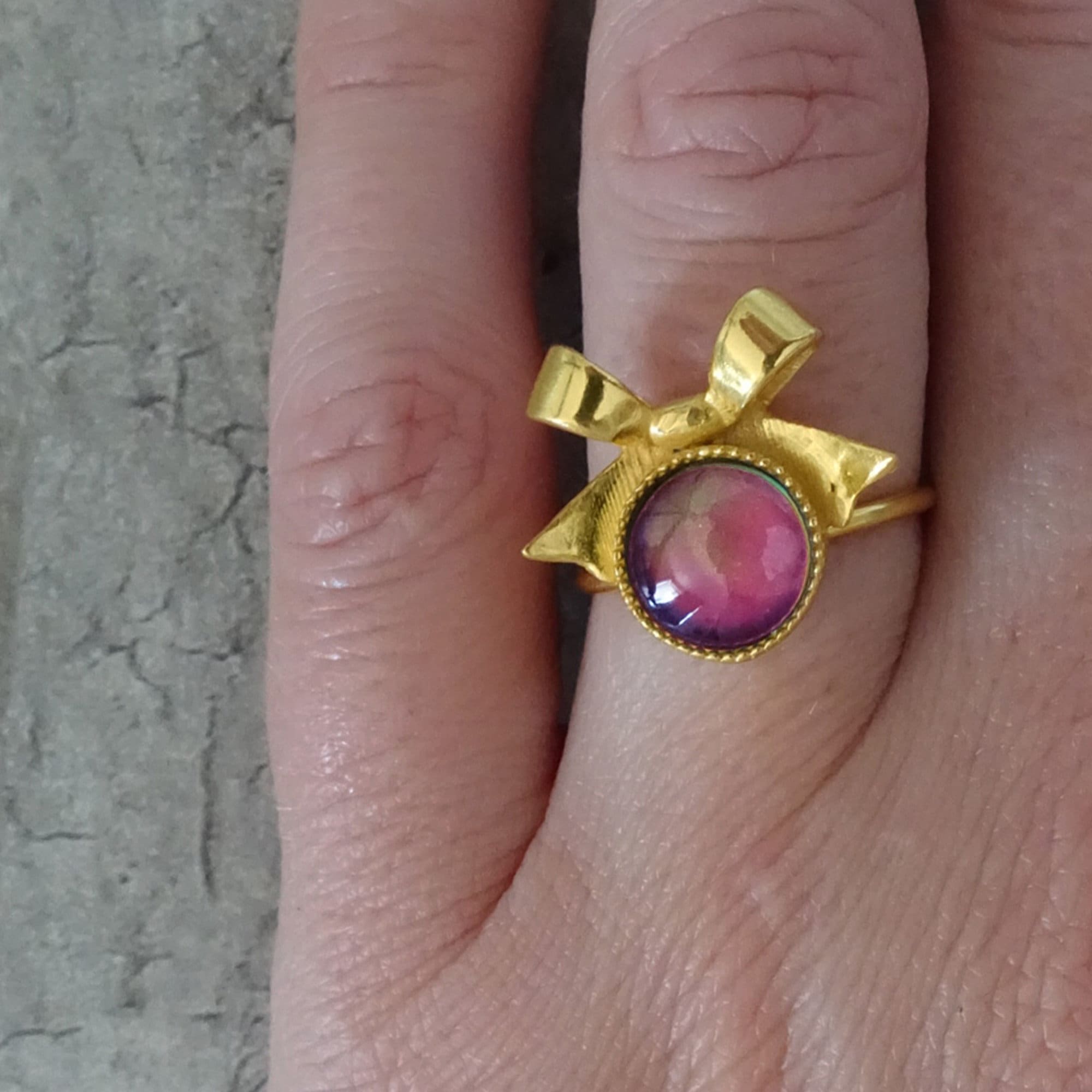 Anillo de oro ajustable con piedra que cambia de color Joyas Etsy