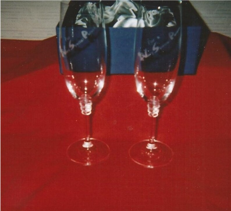 Champagne Flutes for Two image 3