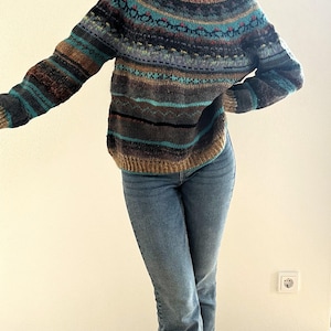 Knitted pullover with round yoke * Wool * Size L * Norwegian pullover * Fair Isle *