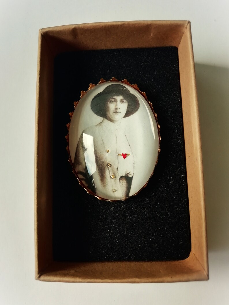 Agatha Christie hand embroidered brooch image 4