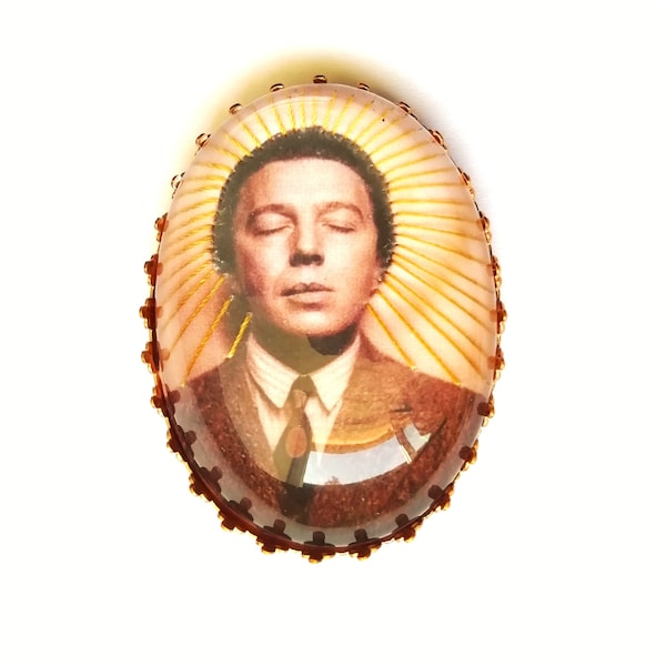 Broche brodée à la main André Breton