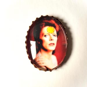 Broche bordado a mano de David Bowie
