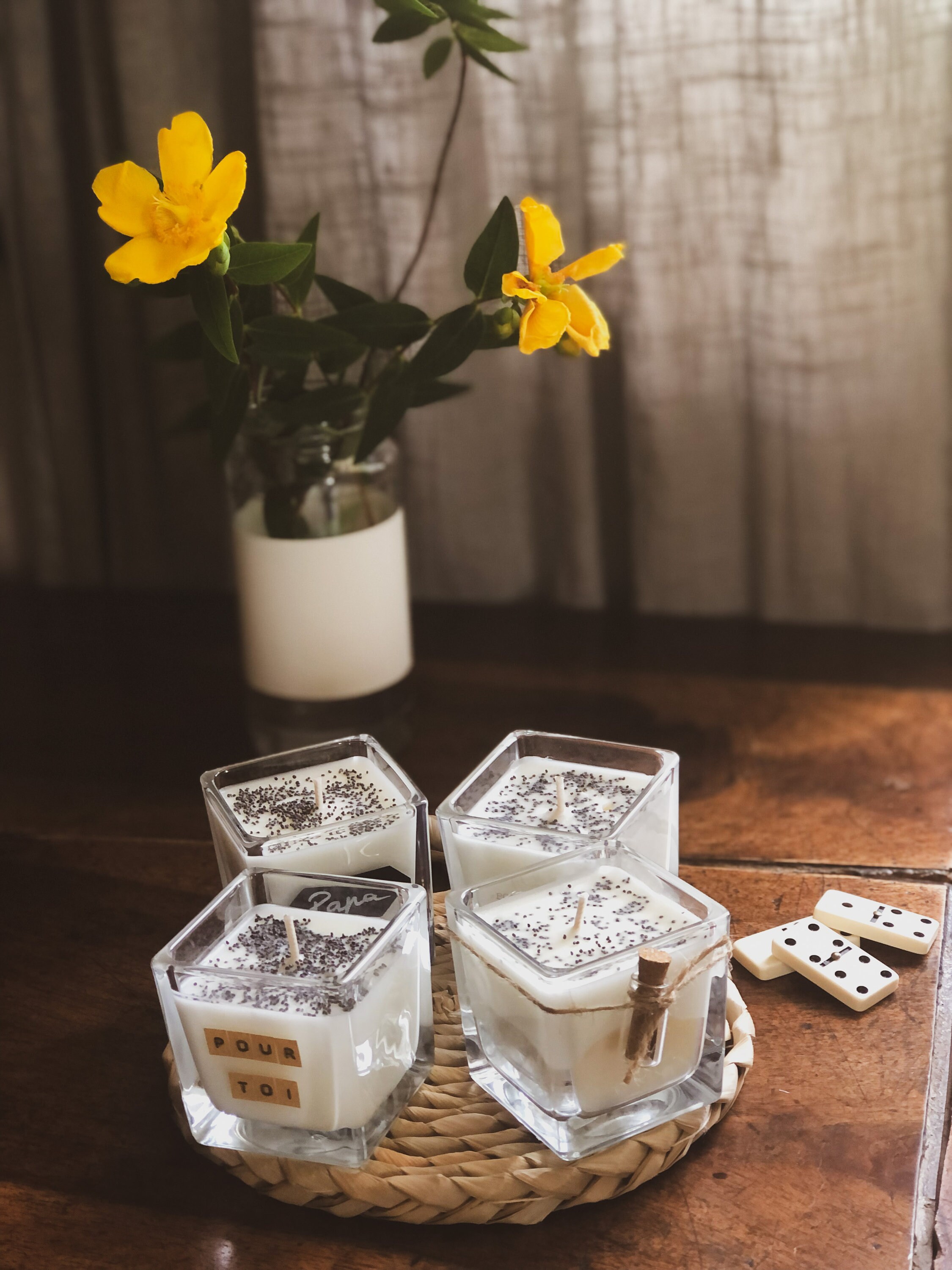 Bougie en Noir et Blanc avec Message