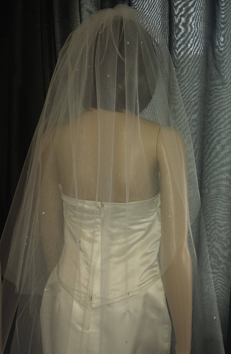 Light Ivory FREE UK POSTAGE Pale Ivory Wedding veil cathedral length 2 tiers 30 108 scattered with Diamante Rhinestones