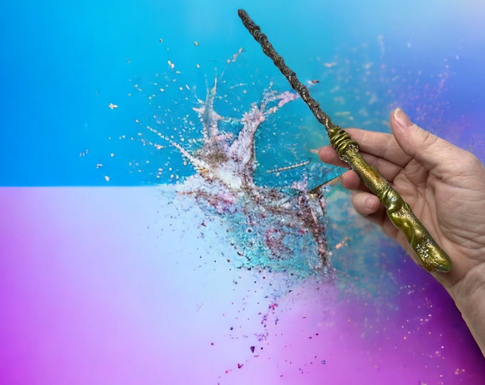 Trillion Wand of Perth, Wand for LARP or fantasy-Geek collections- comicon- blizzcon -Geek accessories - witch wand- costume, renfair