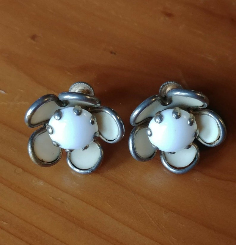 Vintage Clip On Earrings Mod Modern Industrial Fashion Runway Retro Statement Earrings Art Deco Flower Metal 80s 1980s