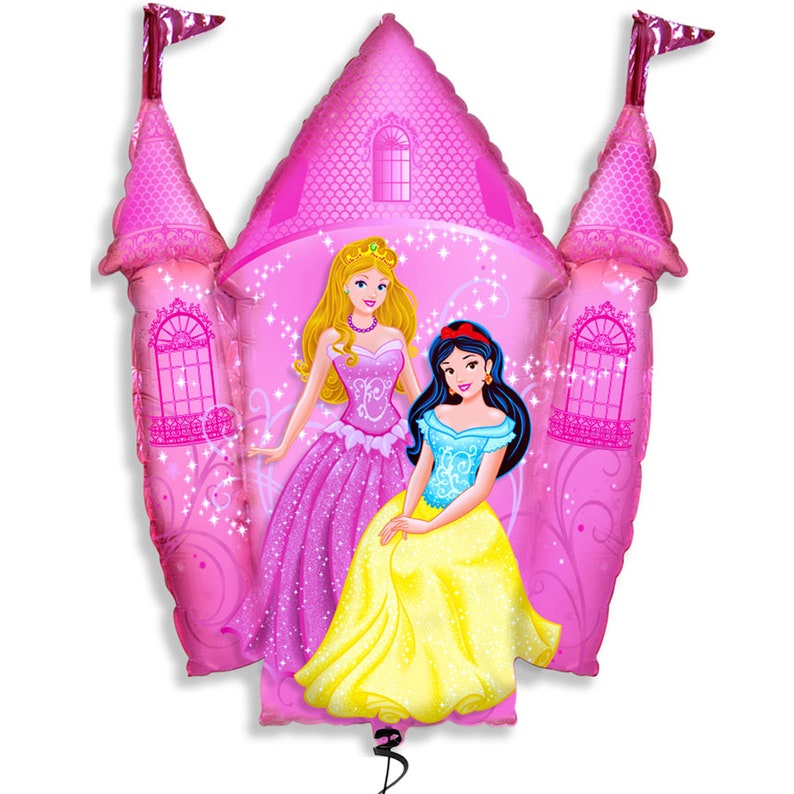 K&ouml;nnte beinhalten: Ein rosa schlossef&ouml;rmiger Folienballon mit zwei Prinzessinnen, eine mit blonden Haaren und einem rosa Kleid und die andere mit schwarzen Haaren und einem gelben Kleid.