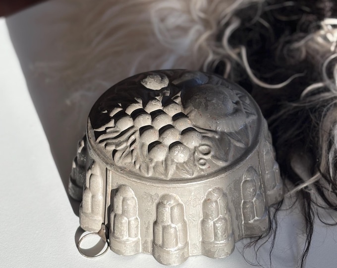 1800s German Aspic Mold w Ring, 4 Seam Tin Mold 8”