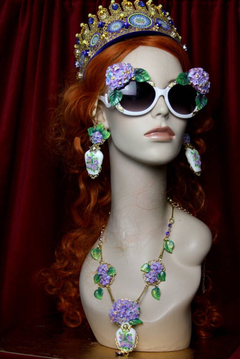 Baroque Hand Painted Sicilian Vase Hydrangea Flowers Necklace