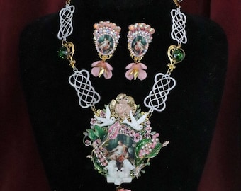 Set Of Rococo Painting Rinaldo and Armida  Hand Painted Lily Of The Valley Vivid 3D Effect Necklace+ Earrings
