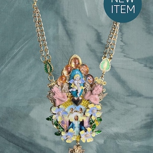 Cherubs Madonna Virgin Mary Madonna  Cameo Necklace