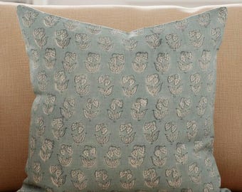 Fodera per cuscino decorativo floreale blu e verde, fodera per cuscino in stile vintage con stampa a blocchi, cuscino botanico verde salvia, decorazione in stile rustico/cottage.