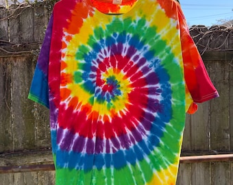 tie dye t-shirt, rainbow spiral, unisex size 2XL, crew neck