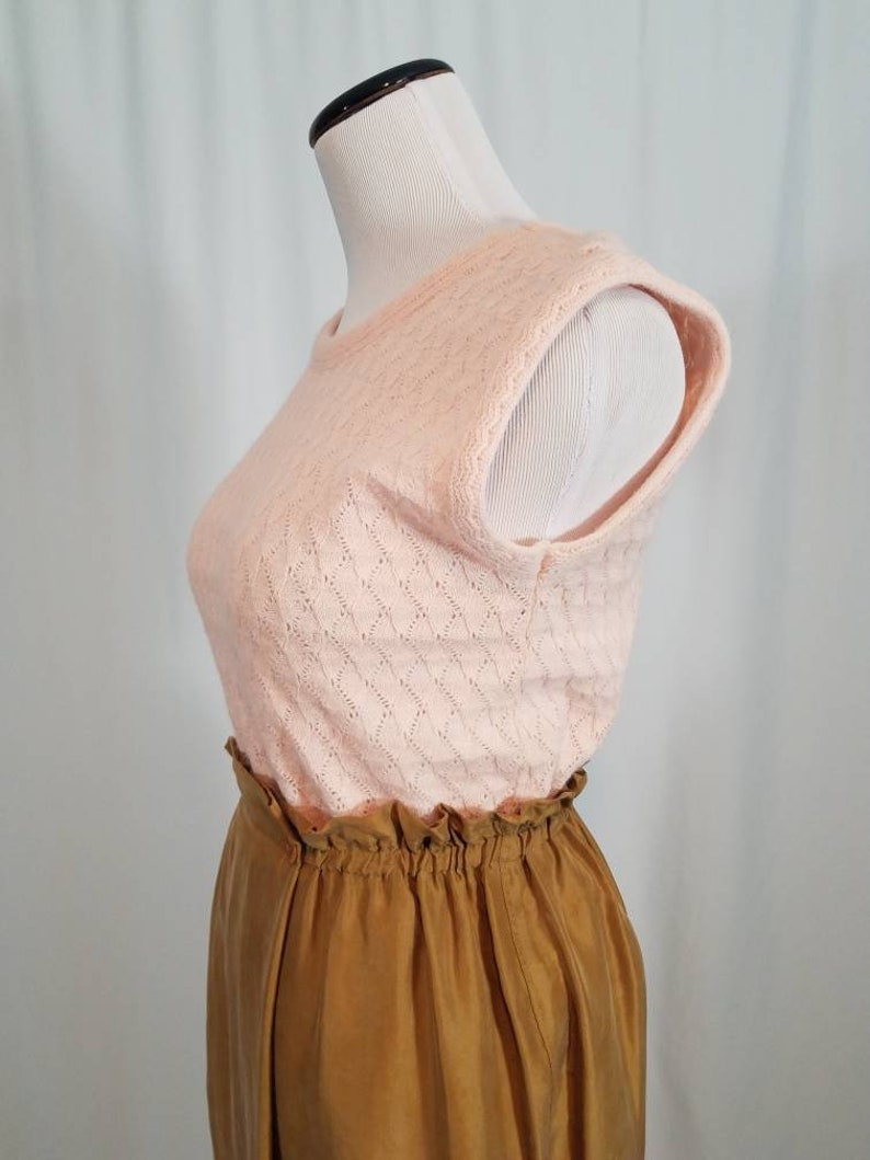 Size Small 70s Blush Pink Eyelet Knit Sleeveless Sweater Vest Blouse