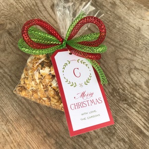 Personalized Christmas Tag, Gift Tag, Hanging Tag, Tag w/ String, Holiday, Gift Wrap, Treat Tag, Treat Label, Wreath, Merry Christmas