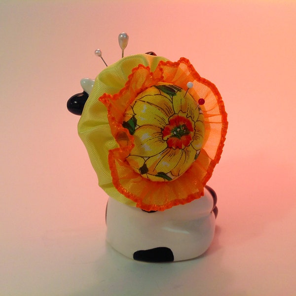 Pincushion.  Whimsical Cow, Ceramic Shaker Figurine, Daffodil, Yellow,  3" W by 4" H,  7 oz net, #1275