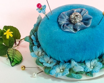 Pincushion Hibiscus Flower Aqua Blue Velvet 'n Porcelain Dish Med. Size Rhinestone Center April Birthstone 3.5"Wx1.5"H 4oz #5602 Pin Cushion