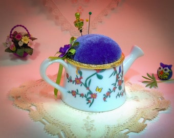 Pin Keep *2008 Figurine Sprinkling Vessel Purple Velvet Gold Porcelain Flower Garden Gift Weighted 4"W x 2.25"H 4 oz #5402 Pin Cushion