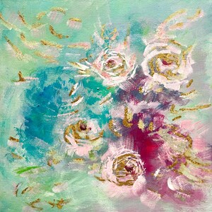 Pintura al óleo de rosas sobre lienzo con fondo rosa, obra de arte floral, rosas azules, burdeos y moradas.