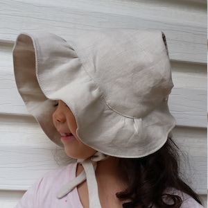 Adjustable Sun Bonnet, ruffle brim  linen bonnet,  baby bonnet, baby sunha,t easter bonnet, ruffle-brimmed beach hat - Linen Stone / Natural