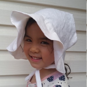 Linen Ruffle-brimmed Adjustable Sun Bonnet, baby bonnet, toddler bonnet, sunhat, baby hat,  easter bonnet, beach hat -  white  linen