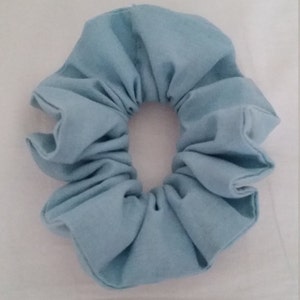 Leinen Haar Scrunchie, Leinen Haarkrawatte, Leinen Armband, Leinen Pferdeschwanz Halter - blass blau