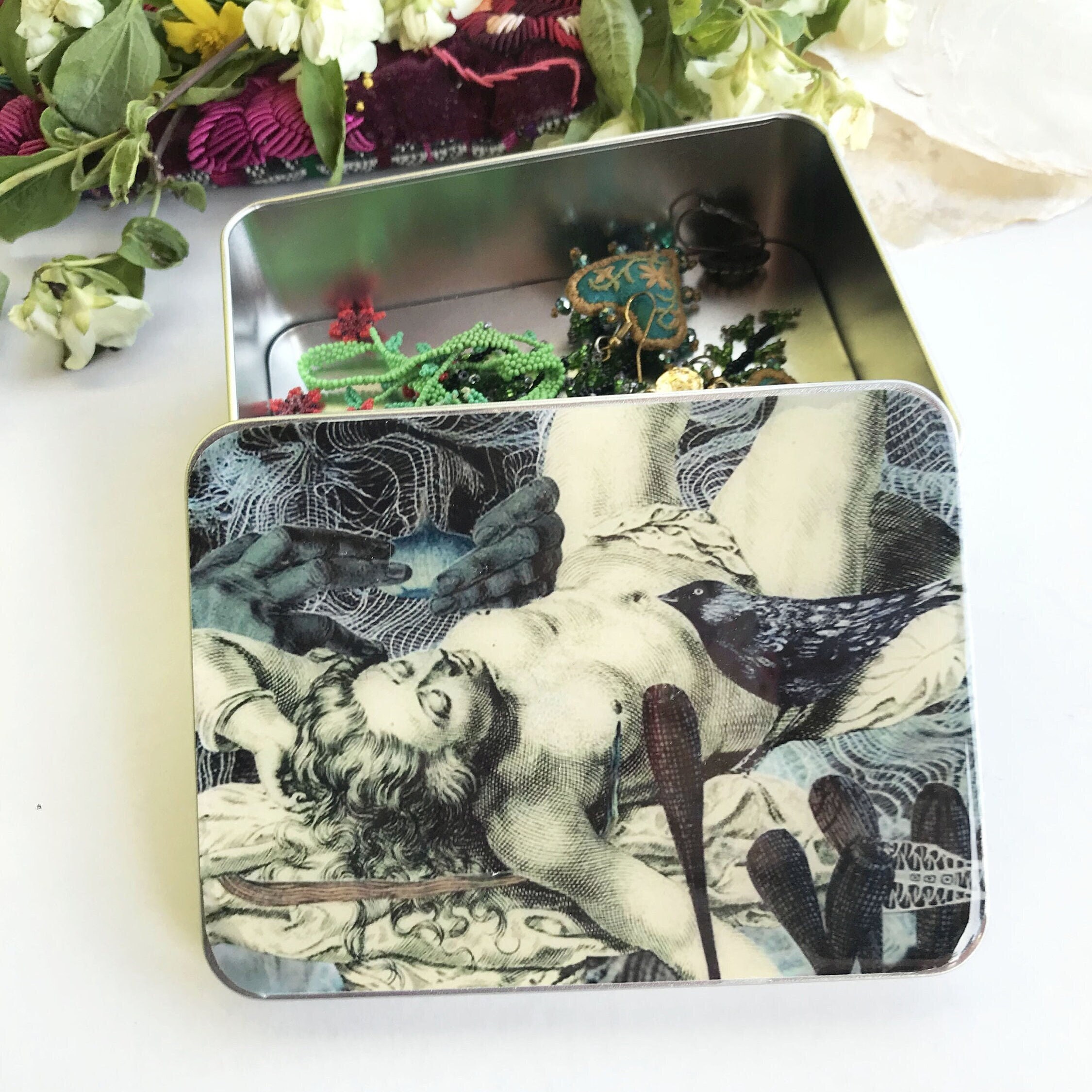 Boite à Secrets Féminins et Oniriques, Boite Décorative, Bijoux, Un Gravure Surréaliste, Décoration