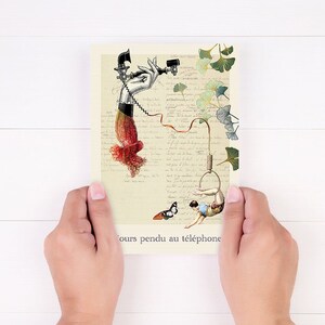 Carte postale "toujours pendu au téléphone, collage numérique, expression populaire, format A6, cadeau  pour  elle et lui, cabinet curiosité