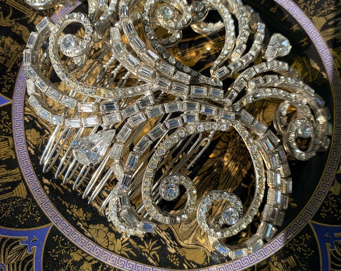 Spectacular Arrangement of Diamanté Rhinestones Hair Slide Accessory