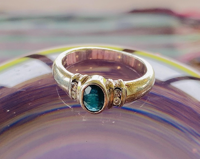 Classic Modern Vintage Natural Sapphire Ring