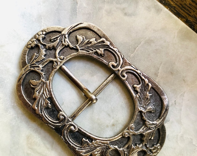 Vintage Ornate Pewter Style Belt Buckle