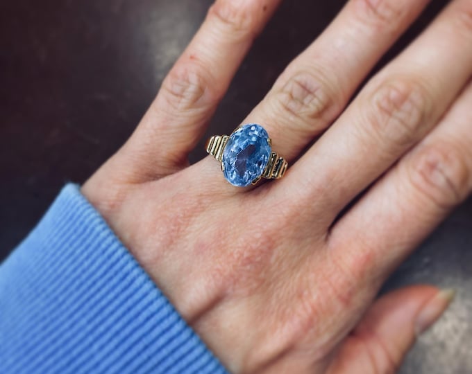 SOLD** Vintage 9.70CT Natural Periwinkle Sapphire 18K Yellow Gold Ring