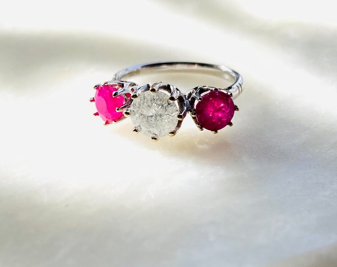 Vintage 2.80CTS Diamond Ruby Trilogy 18K Ring