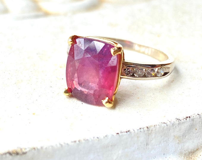 SOLD** Rare Umba Colour Shift Sapphire 4.69CTS Diamond 14K Ring