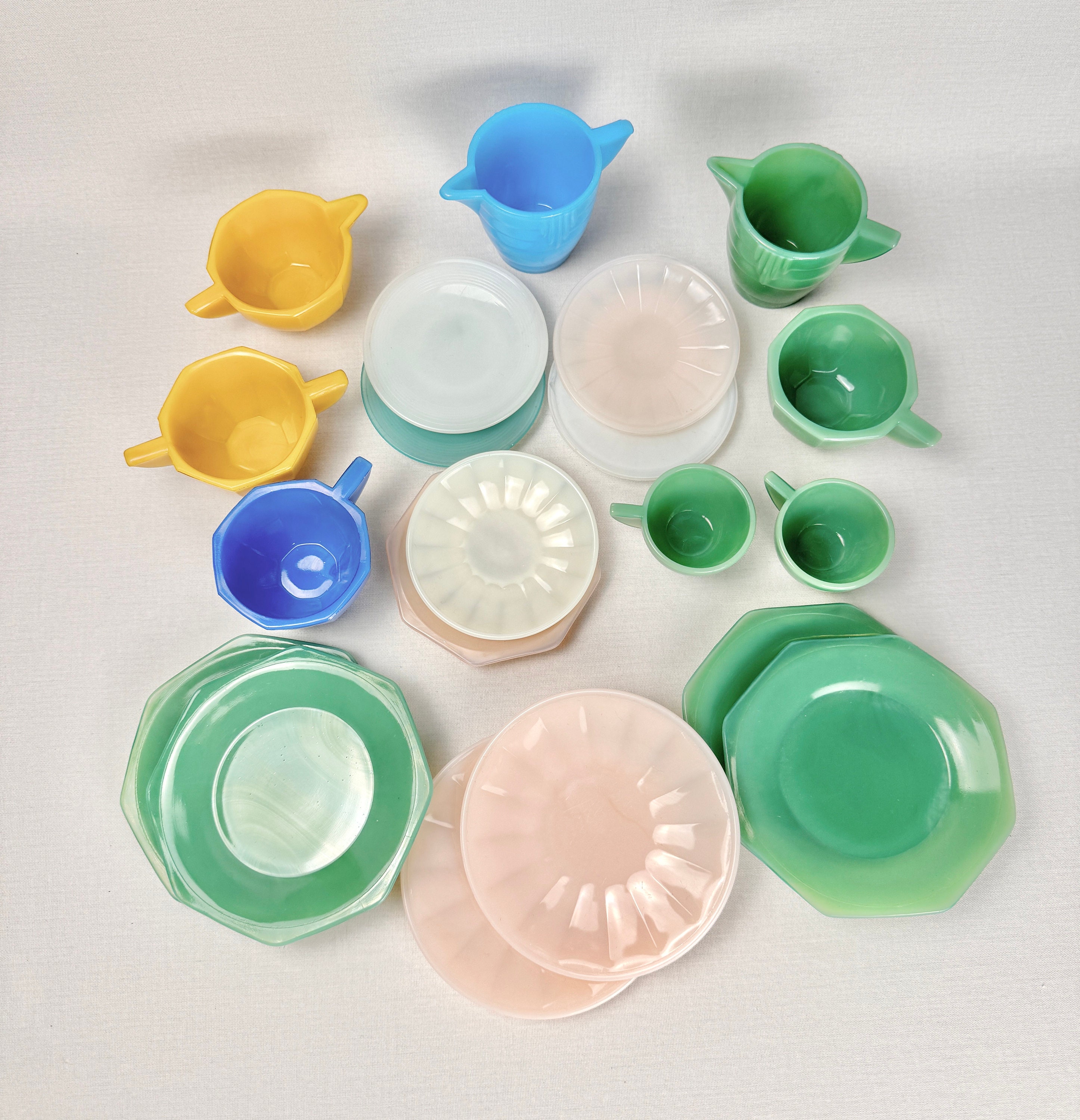 akro agate チャイルドホステスセット
