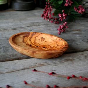 Personalized wooden Soap dish, soap dish, wood soap dish, olive wood, christmas gift, cottage gift, rustic wood, modern look, gift