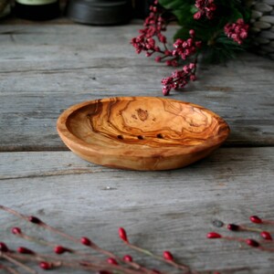 Personalized wooden Soap dish, soap dish, wood soap dish, olive wood, christmas gift, cottage gift, rustic wood, modern look, gift image 6