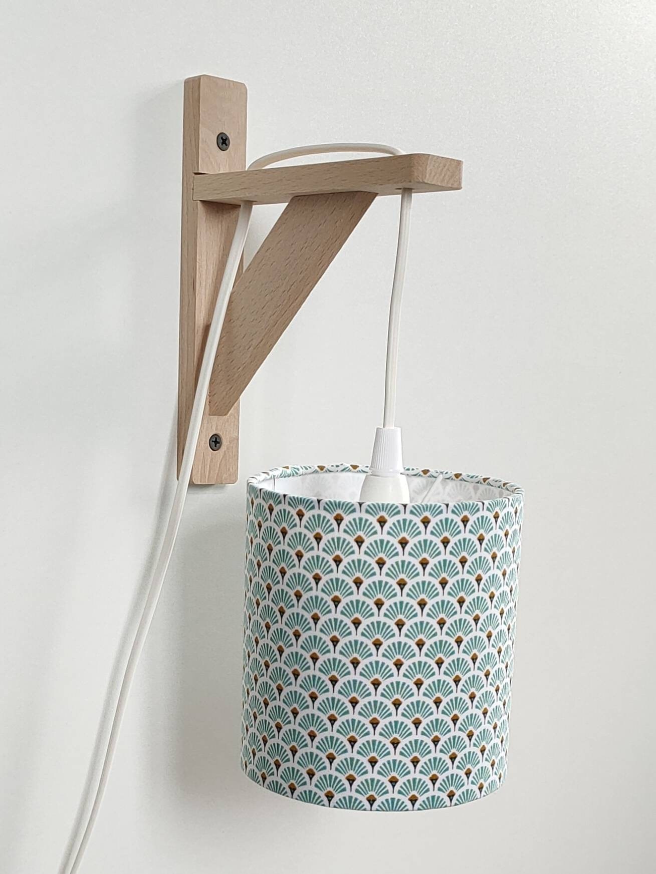 Applique Murale Équerre en Bois de Hêtre et Abat-Jour Éventails Art Déco Jaune Rose Rouge Violet Par