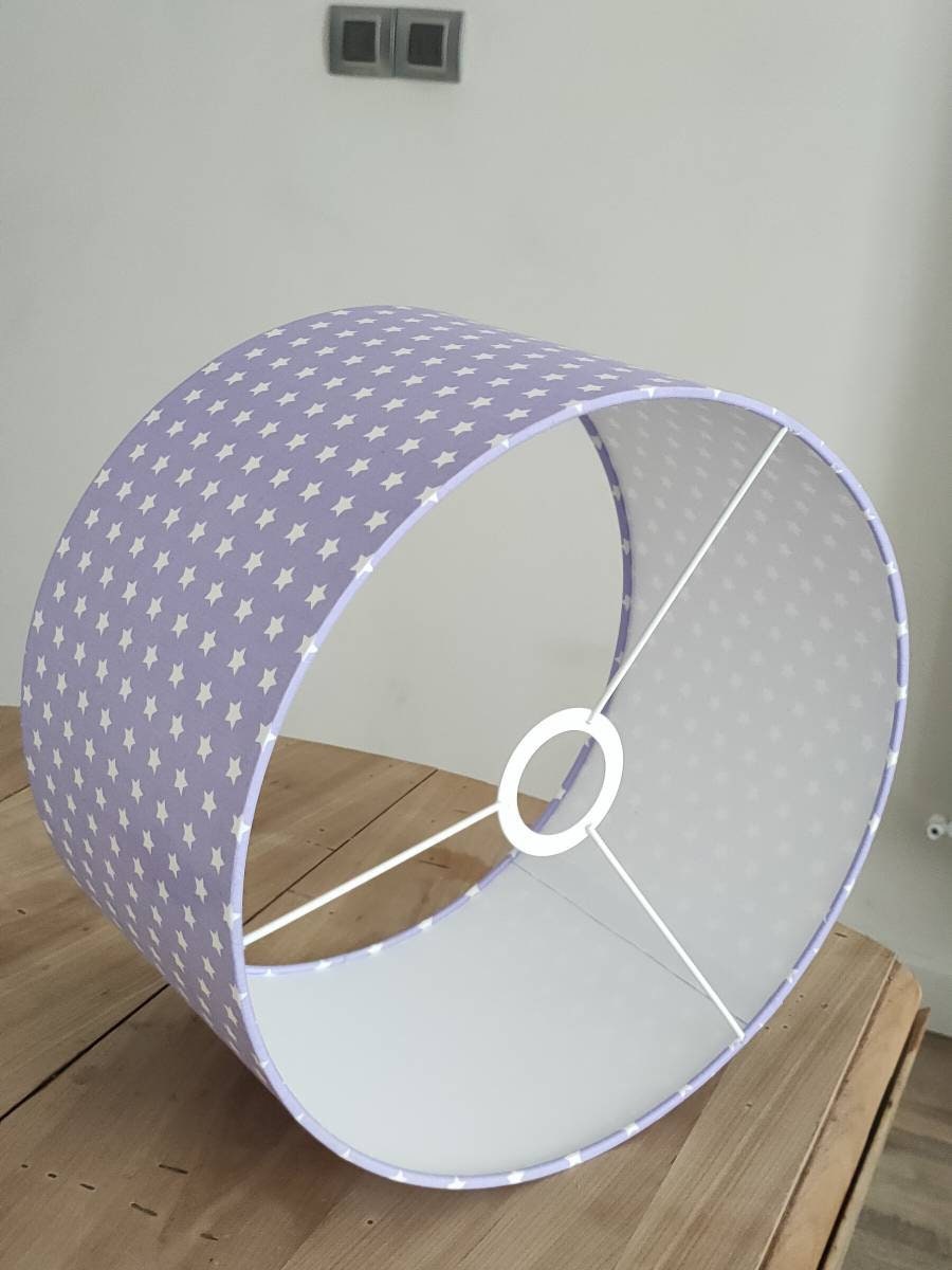 Abat-Jour Rond Étoiles Blanches sur Fond Violet Parme Pour Pied de Lampe Lampadaire Suspension Chamb