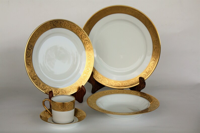 Limoges porcelain cake plate from Haviland Thistle gold model
