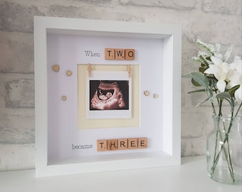 Baby-Ultraschall-Bilderrahmen | Bilderrahmen „Aus zwei wurden drei“ | Geschenk zur Schwangerschaft