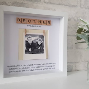 Cadre photo de définition Brother avec carreaux de scrabble en bois, cadeau de Noël, cadeau d&#39;anniversaire