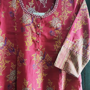 Vintage Anokhi Kurta Dress Cotton India XS size Hand block printed Boho Pregnancy maternity dress Pink Yellow Purple Flowers