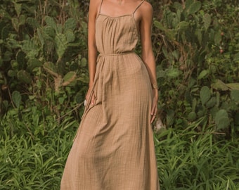 Minimal Boho Maxi Dress – Natural Goddess Style for Summer & Travel
