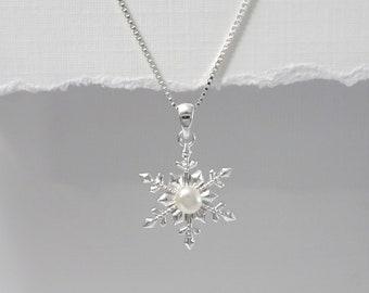 Sterling Silver Snowflake Necklace, Christmas Necklace, Winter Necklace, Winter Wedding Necklace, Bridesmaid Necklace, Gift for Mom