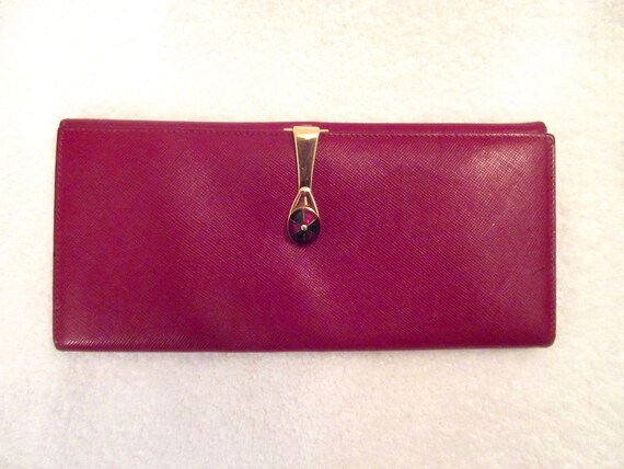 red vintage gucci purse