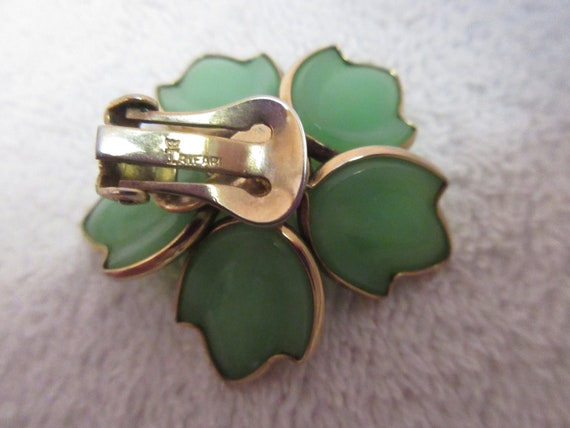 Crown Trifari Green Flower Clip Earrings SIGNED V… - image 10