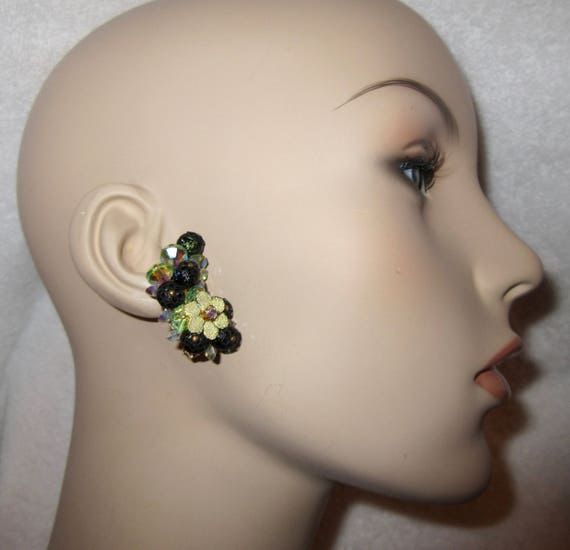 Vintage Hobe Crystal Flower Green Cluster Clip Ea… - image 3