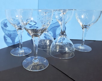 Cordials etched snow flakes set of six
